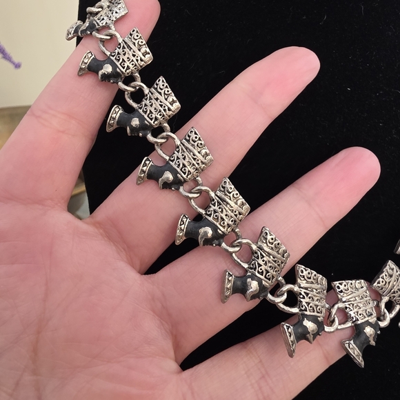 Vintage Egyptian Queen Nefertiti Silver Toned Necklace - Picture 4 of 9